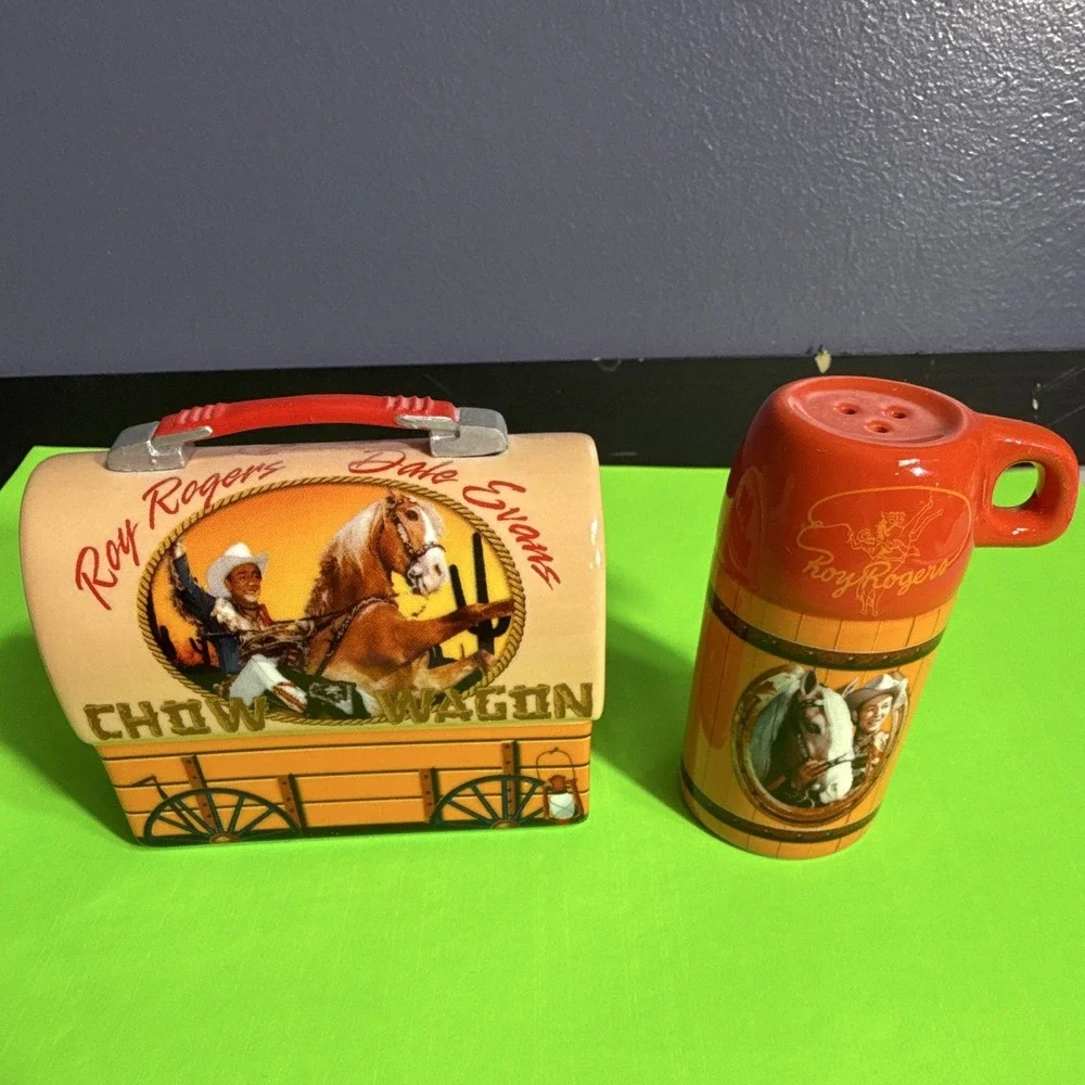 Vintage Style Roy Rogers Dale Evans Chow Wagon Salt & Pepper Shaker Set Vandor
